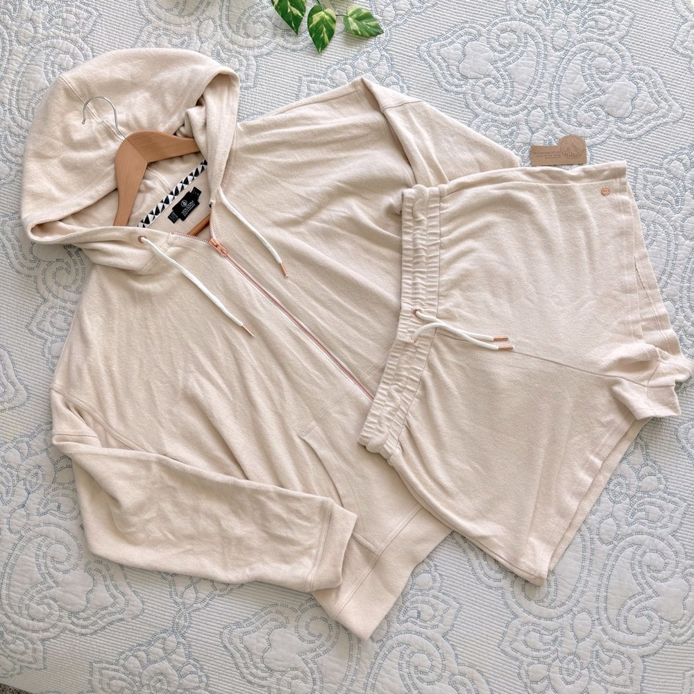 Volcom | Women’s Lived in Lounge Zip Up Hoodie & Shorts Set M/L